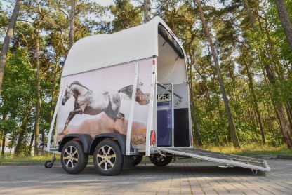 Mustang-Strong LaminaX - horse trailer