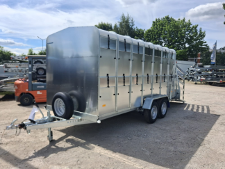 Przyczepa do przewozu bydła / owiec 3000kg VT3043HT