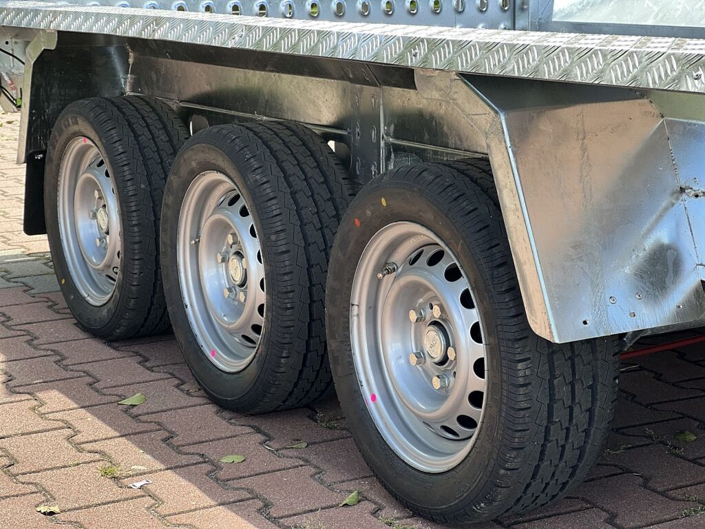 Wiola B3540 Max trzyosiowa przyczepa pod minikoparkę z trapem, DMC 3500 kg - obrazek 8