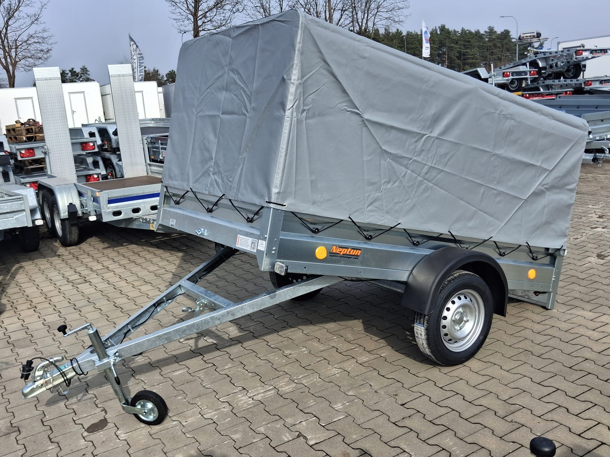 N7-236 ptw Neptun przyczepa jednoosiowa lekka ze stelażem i plandeką - obrazek 16