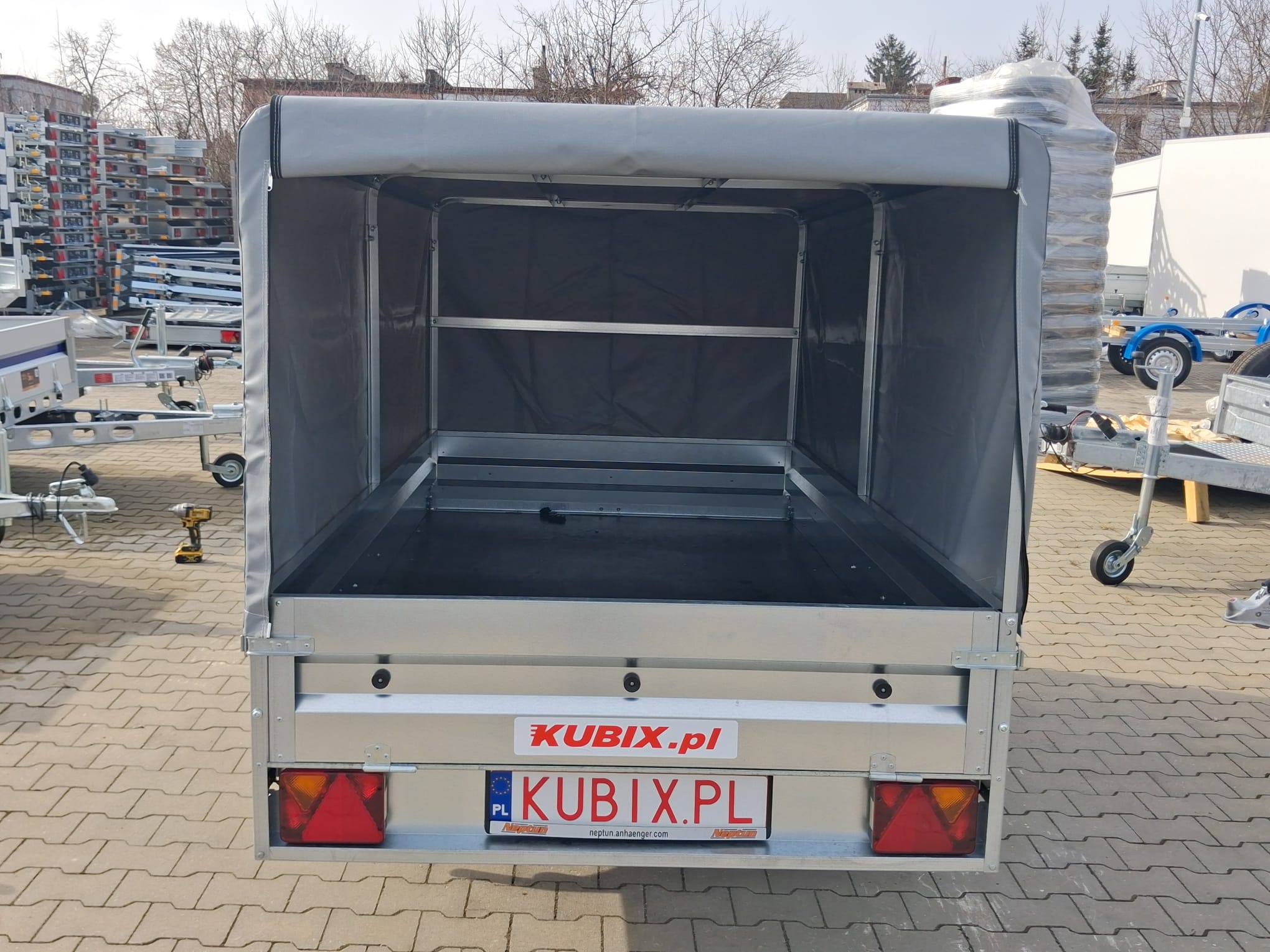 N7-236 ptw Neptun przyczepa jednoosiowa lekka ze stelażem i plandeką - obrazek 13