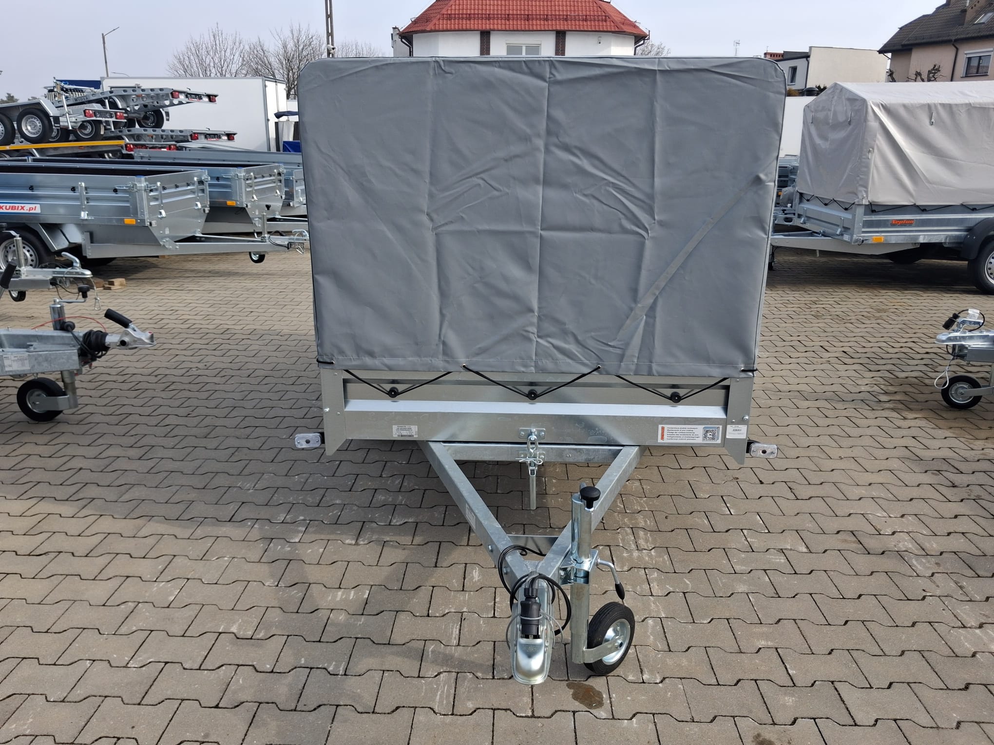 N7-236 ptw Neptun przyczepa jednoosiowa lekka ze stelażem i plandeką - obrazek 3