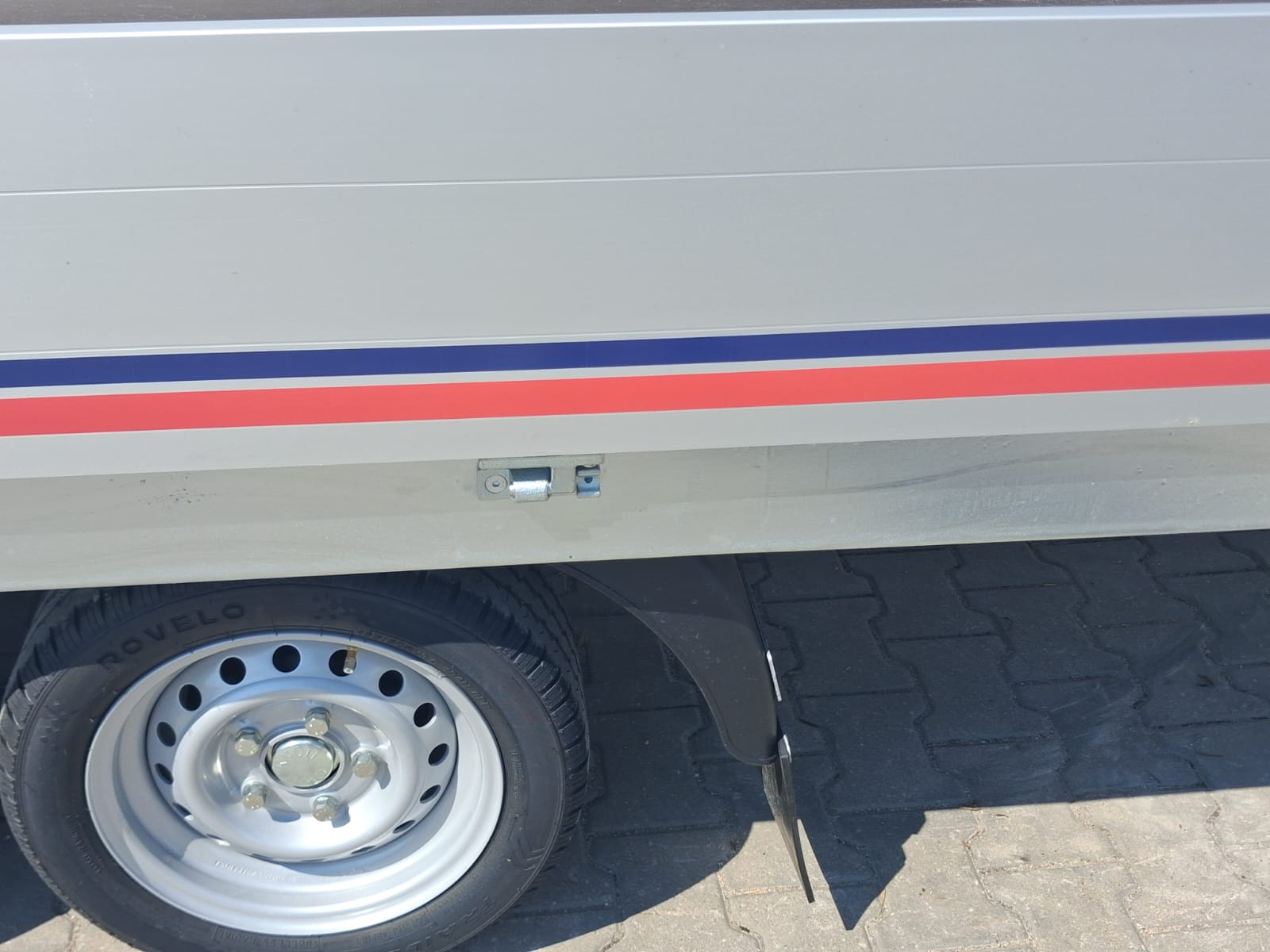 Przyczepa hamowana dwuosiowa Neptun GN259, N27-306 2 hl, DMC 2700kg, koła pod platformą - obrazek 8